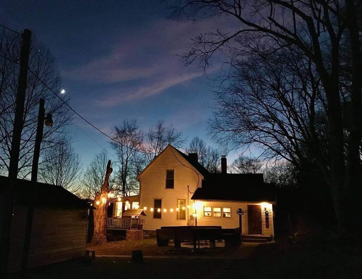Lost River Hostel フレンチ・リック エクステリア 写真