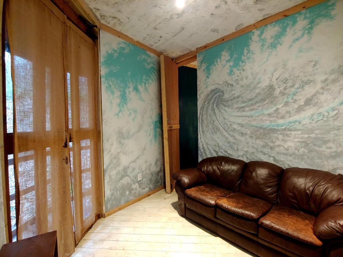 Lost River Hostel フレンチ・リック エクステリア 写真